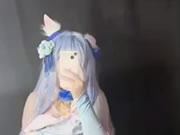 Cô gái dễ thương chụp ảnh tự sướng ngón tay vào âm hộ của cô ấy